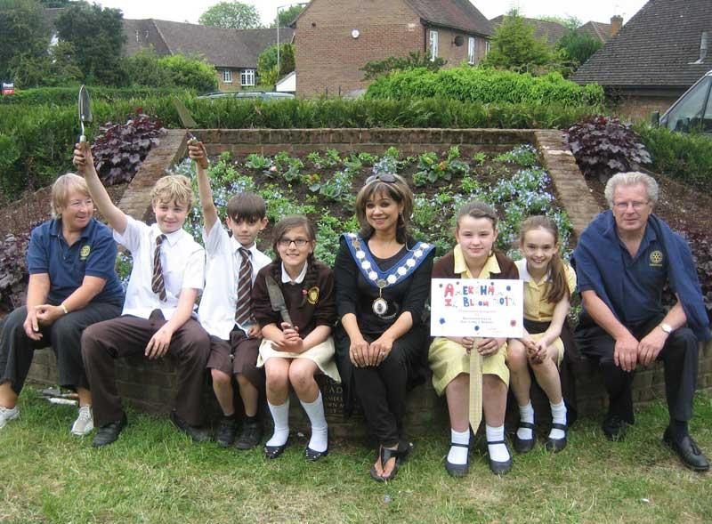 25-31 May 2012 - The 4 winning flowerbed designs are planted - Harriet Carus and friends from Our Lady