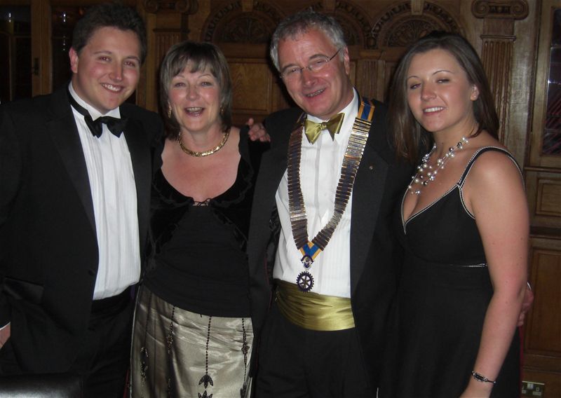 PRESIDENT'S NIGHT 2009 - A long night for Rtn. Graham King - with wife Tricia, daughter Becky and son Tim.