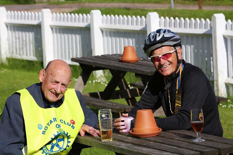 Around Thames Valley in 80 Ways Photographs - another well earned pint!