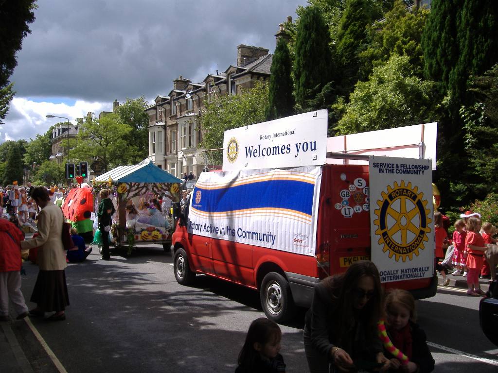 Baltic Trip Red Van in Buxton Carnival - Weather was perfect for the day i.e. no rain!!
