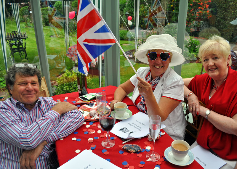 2012 06 05 Jubilee Party - Waving the flag.
