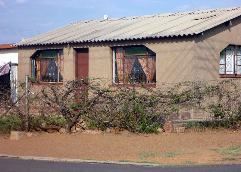 2012 Khensani Primary School - The school building.