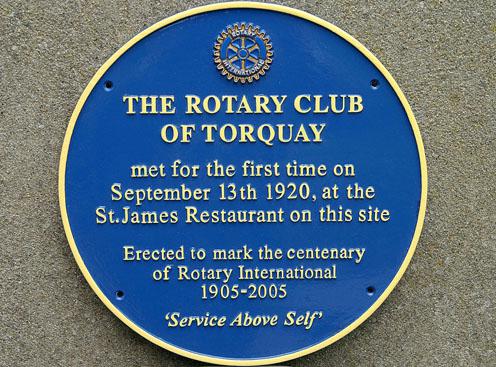 Club history - The club's plaque by the entrance to Harbour Point.