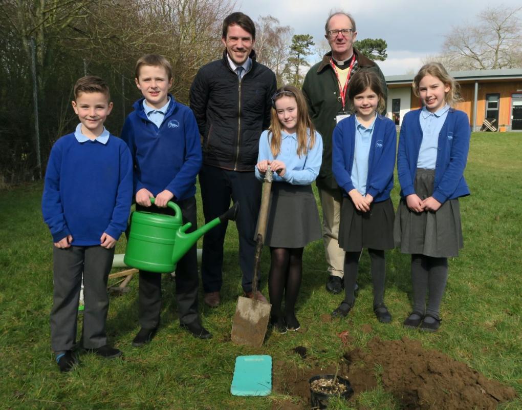 Environment - Gaddesby School children planting trees