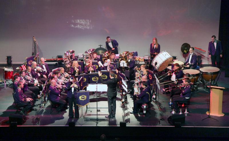 Brighouse and Rastrick Band and Bushmead Primary School Entertain. - Sept R0100