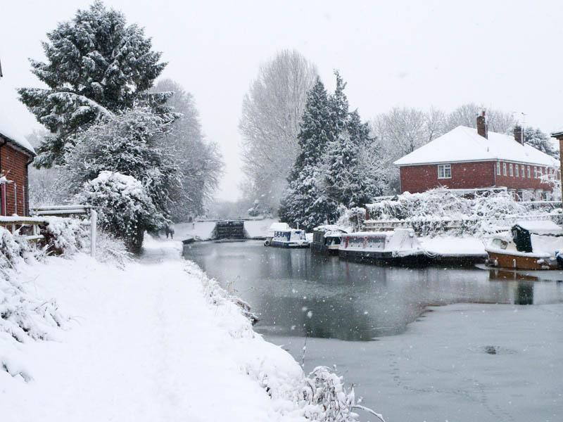 Around and about Hungerford - Hungerford Canal in the Snow
