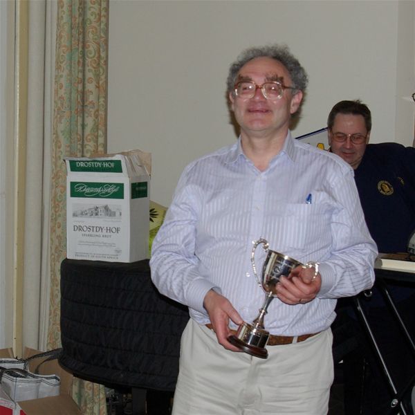 Kew Quiz 2009 - Steven with the cup