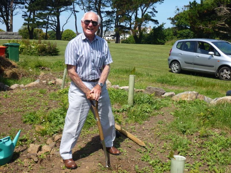 Delancey Garden Tree Planting (June 2014) - Keith showing the way