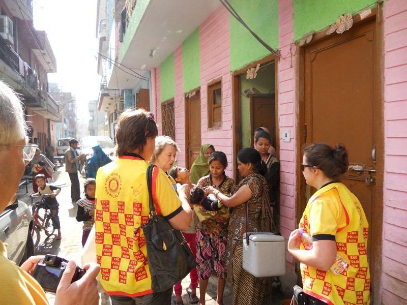 Update on 'End Polio Now' September 2015 - Visiting homes