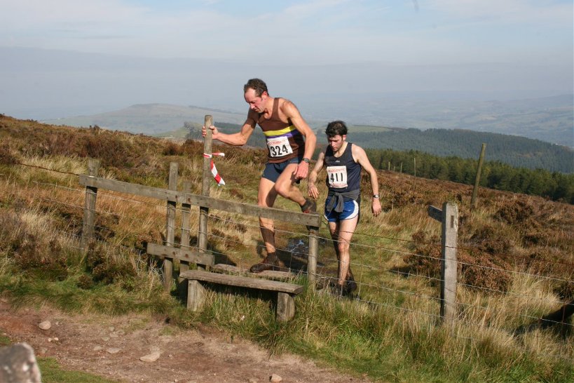Buxton Rotary Windgather Fell Race 2008 - Up and over ...