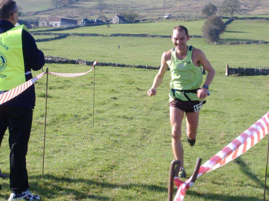 Buxton Rotary Windgather Fell Race 2007 - Lloyd Taggart comes home well ahead of the field