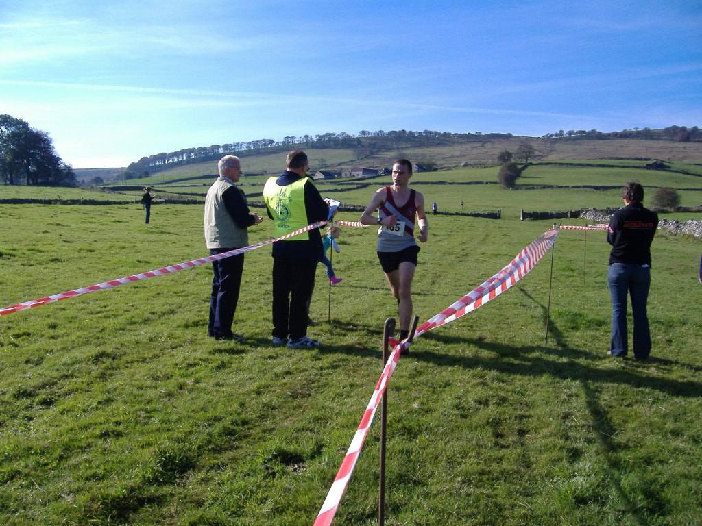Buxton Rotary Windgather Fell Race 2007 - Other runners come in ...