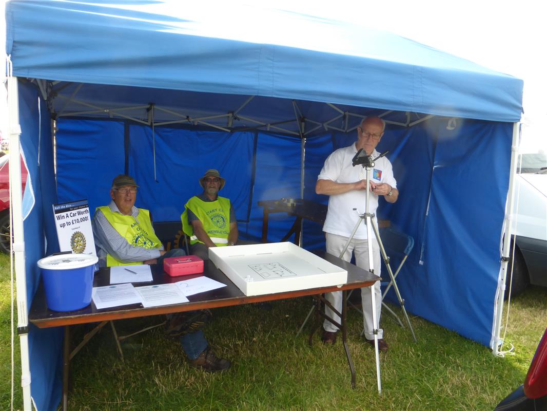 Rotary at Wensleydale Show 2016 - 2 David's and John setting up