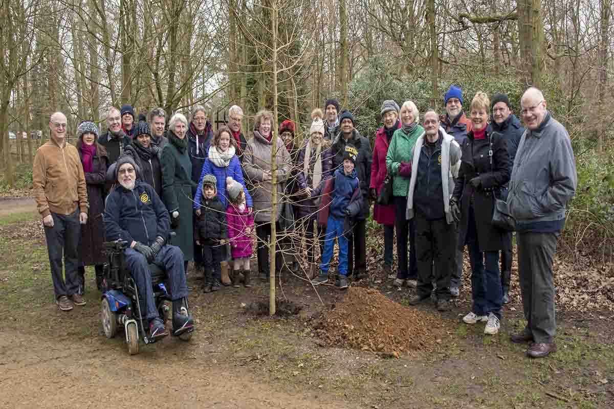 Tree planting in memory of Ron Piggott -  MFG6625(1)
