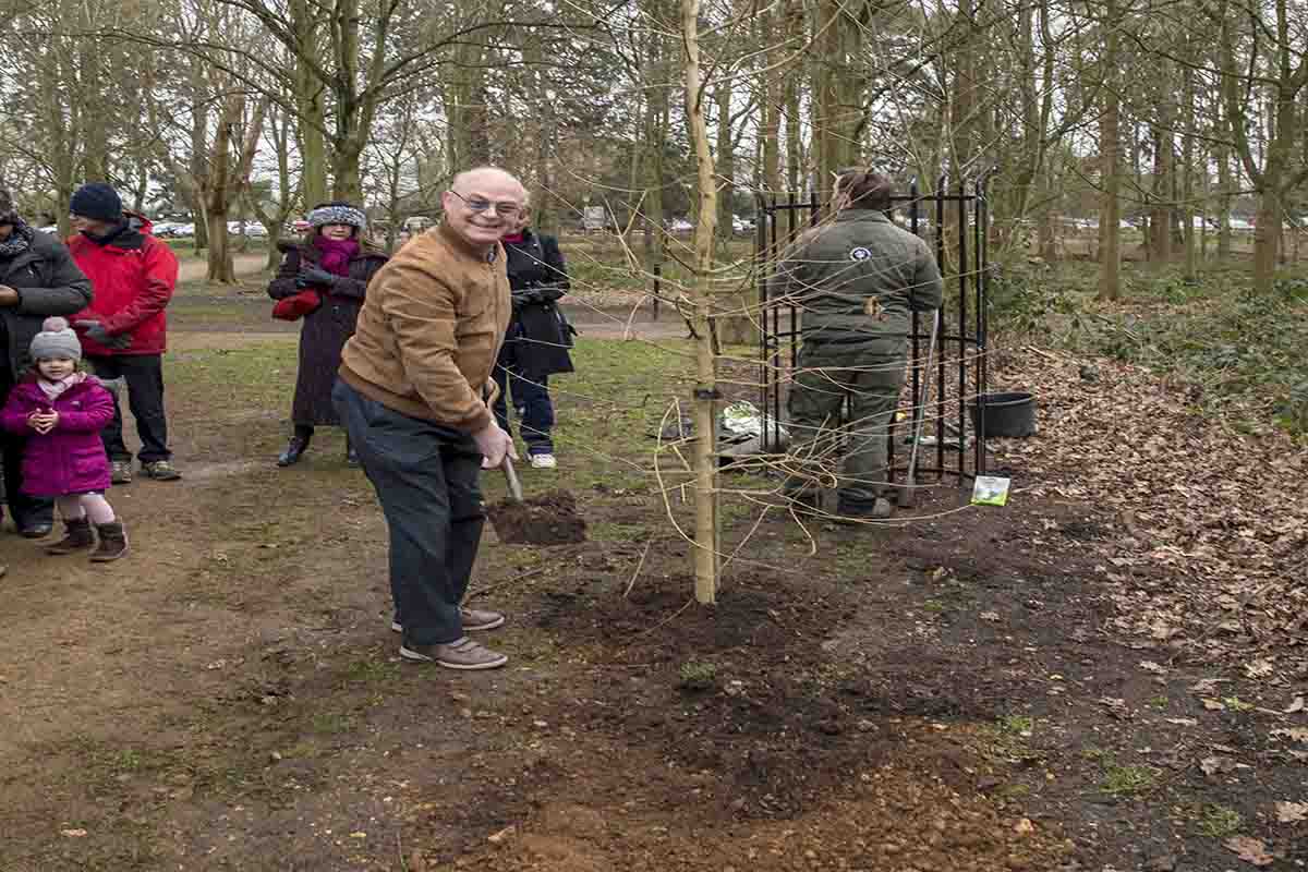 Tree planting in memory of Ron Piggott -  MFG6649(1)