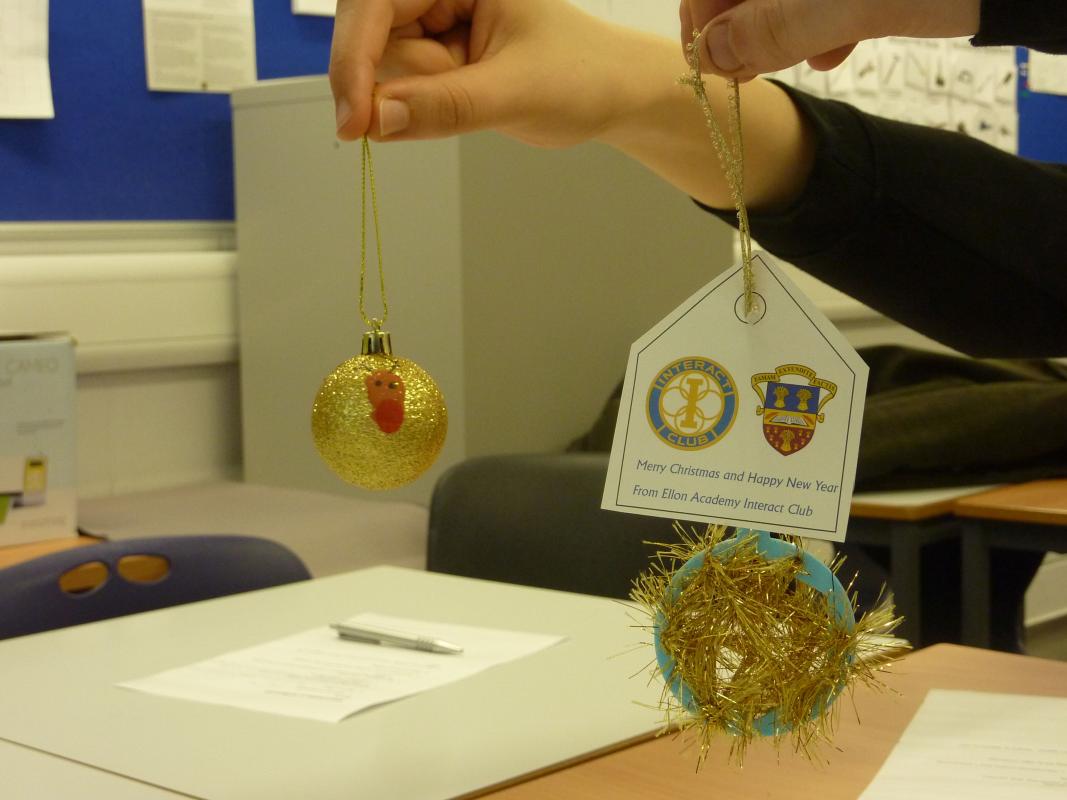 Rewards for Ellon Interact - Christmas Baubles for other Interactors
