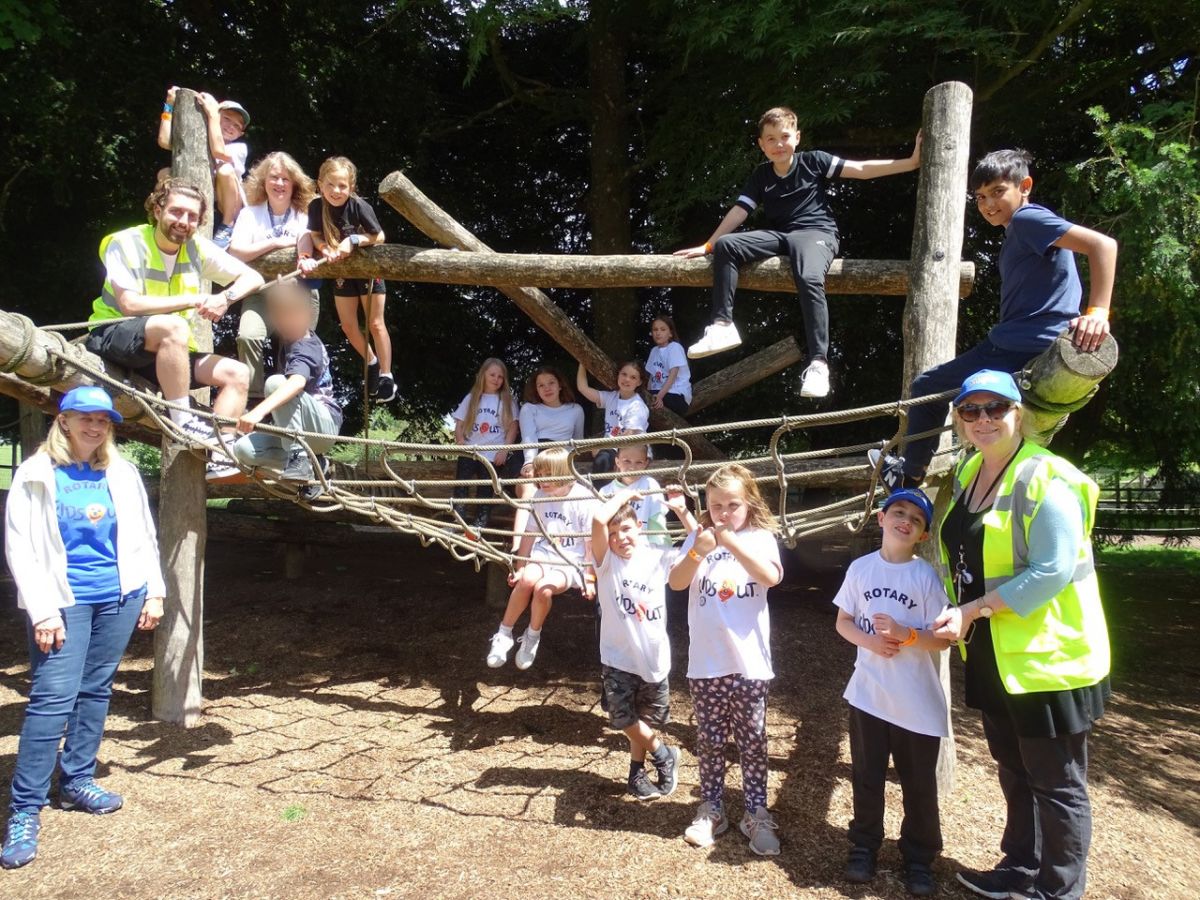 KIDS OUT AT MARWELL ZOO.  2022 - 