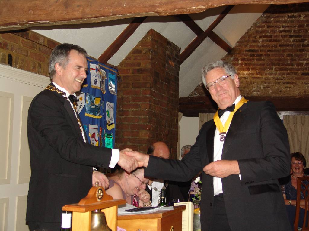Charter Night 2006 - Adrian eventually wears his chain of office in the prescribed manner